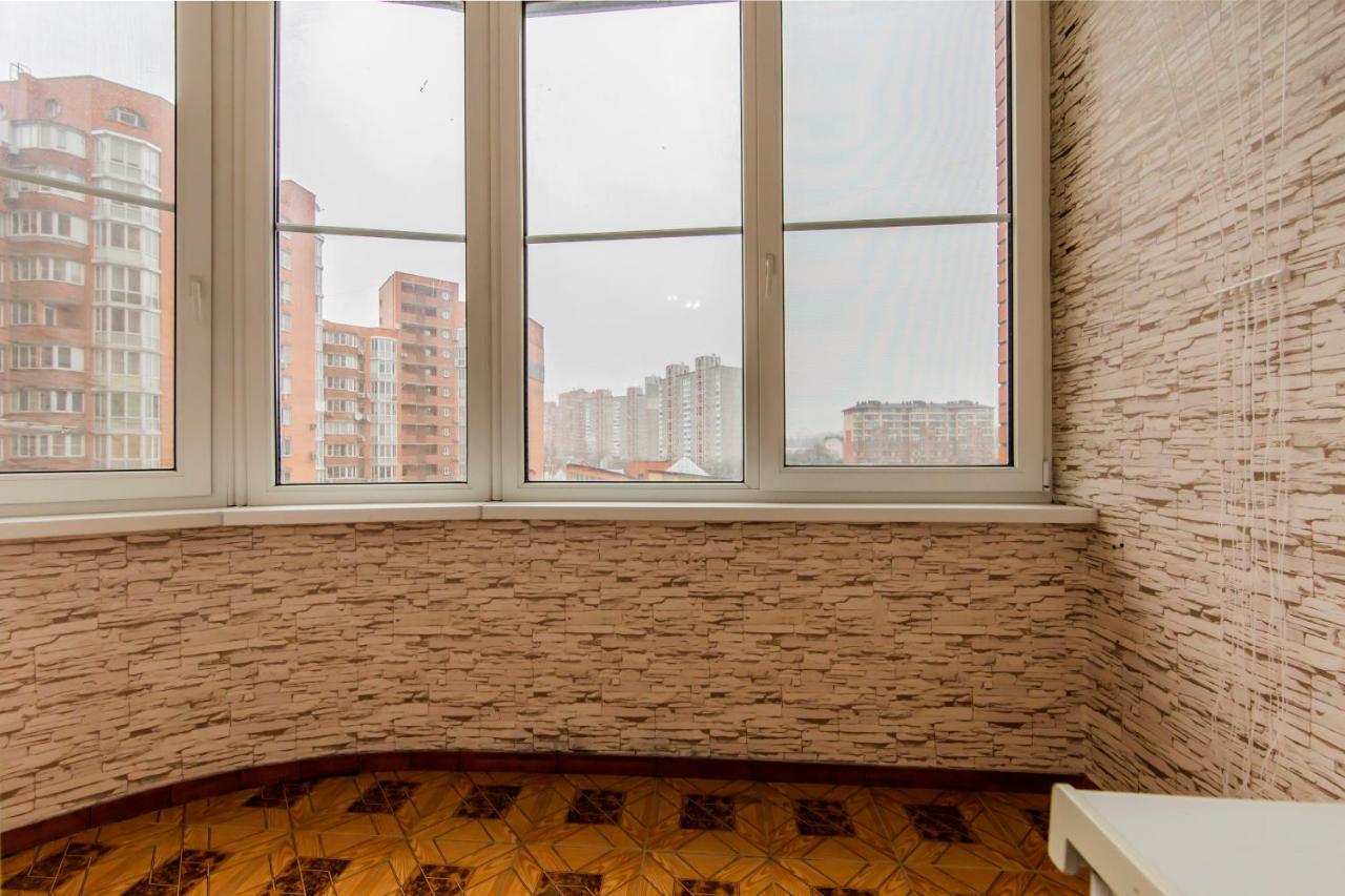 Комфортная Двухкомнатная Квартира Возле Метро Академгородок Kiev Esterno foto