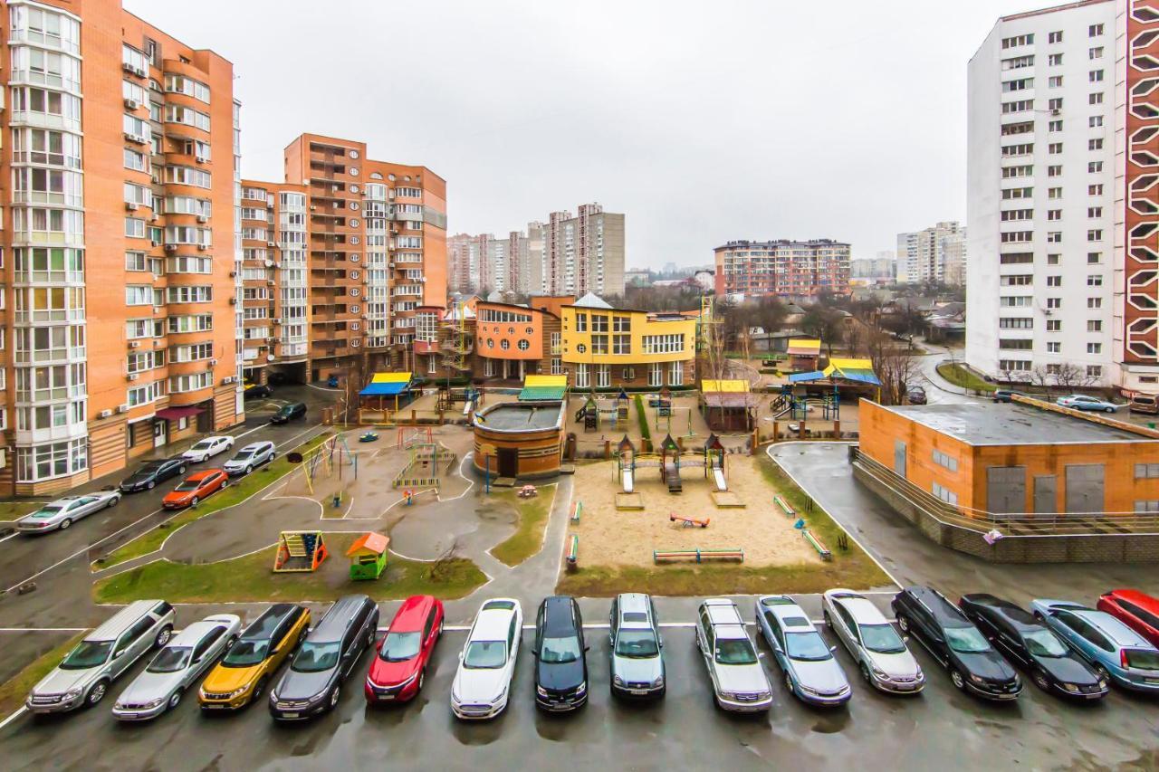 Комфортная Двухкомнатная Квартира Возле Метро Академгородок Kiev Esterno foto